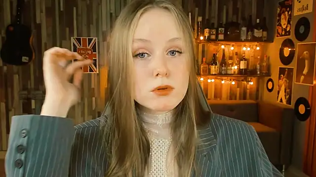 Snapshot of VivienLeeigh chatting on February 20, 1:08 pm VivienLeeigh online show from February 20, 1:08 pm