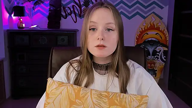 Snapshot of VivienLeeigh chatting on March 2, 12:11 pm VivienLeeigh online show from March 2, 12:11 pm