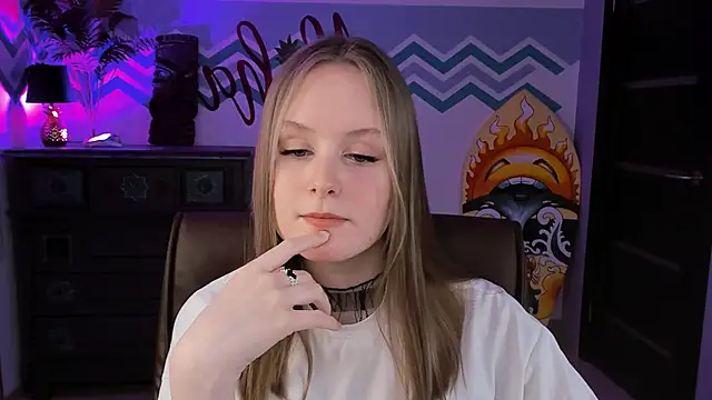 Snapshot of VivienLeeigh chatting on March 2, 6:19 pm VivienLeeigh online show from March 2, 6:19 pm