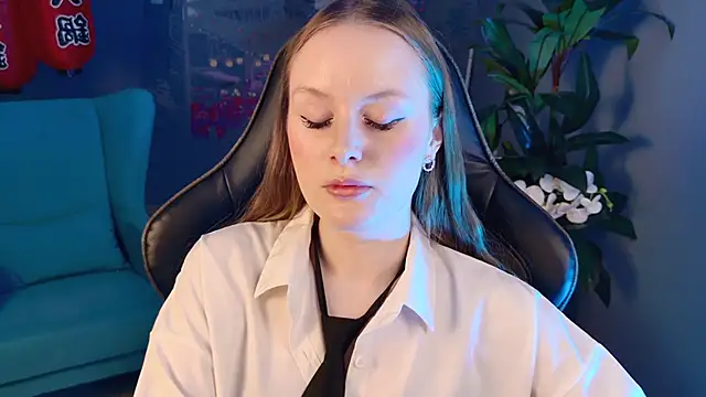 Snapshot of VivienLeeigh chatting on November 10, 10:14 am VivienLeeigh online show from November 10, 10:14 am