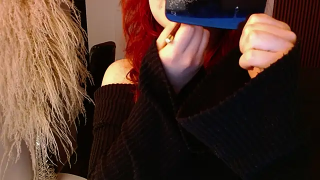 Snapshot of crimson_tati_ chatting on December 12, 5:31 am crimson tati  online show from December 12, 5:31 am