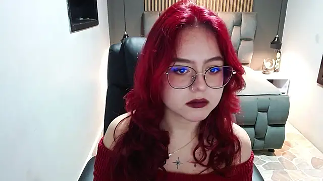 Snapshot of crimson_tati_ chatting on December 27, 5:09 am crimson tati  online show from December 27, 5:09 am