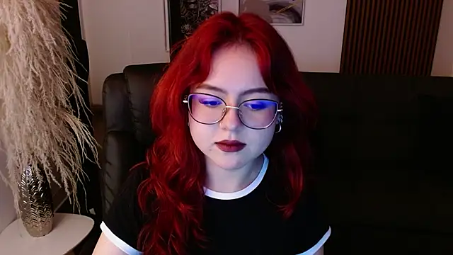 Snapshot of crimson_tati_ chatting on December 28, 8:16 am crimson tati  online show from December 28, 8:16 am