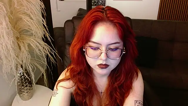 Snapshot of crimson_tati_ chatting on January 10, 7:46 am crimson tati  online show from January 10, 7:46 am