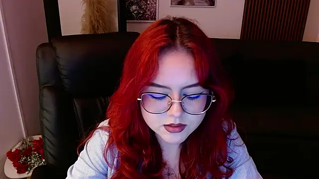 Snapshot of crimson_tati_ chatting on February 23, 4:24 pm crimson tati  online show from February 23, 4:24 pm