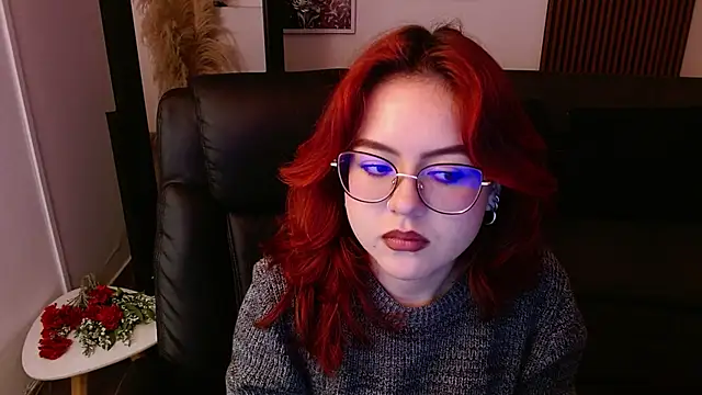 Snapshot of crimson_tati_ chatting on February 25, 3:20 am crimson tati  online show from February 25, 3:20 am