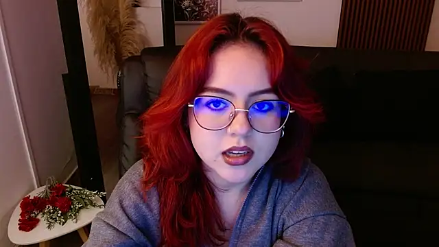 Snapshot of crimson_tati_ chatting on February 25, 6:25 am crimson tati  online show from February 25, 6:25 am