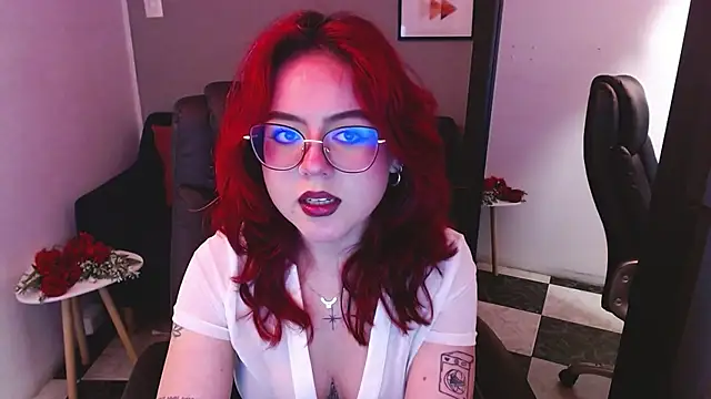 Snapshot of crimson_tati_ chatting on February 26, 11:04 pm crimson tati  online show from February 26, 11:04 pm
