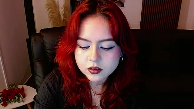 Snapshot of crimson_tati_ chatting on March 6, 3:46 am crimson tati  online show from March 6, 3:46 am