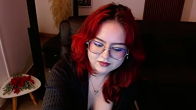 Snapshot of crimson_tati_ chatting on March 6, 10:30 am crimson tati  online show from March 6, 10:30 am