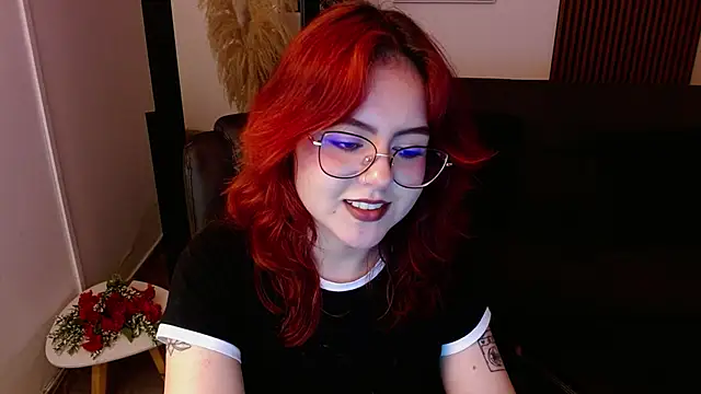 Snapshot of crimson_tati_ chatting on March 7, 10:13 am crimson tati  online show from March 7, 10:13 am