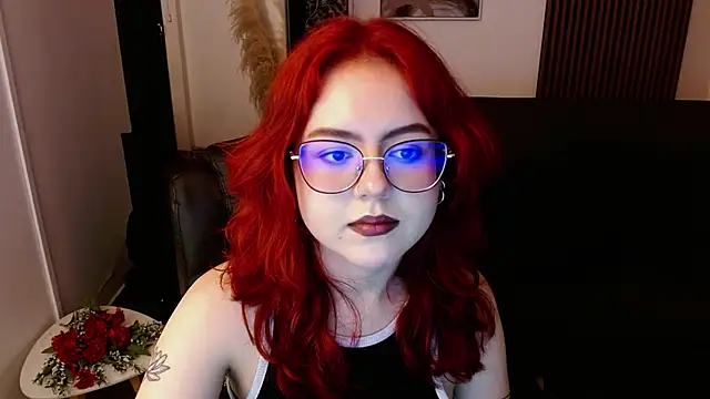Snapshot of crimson_tati_ chatting on March 8, 8:11 am crimson tati  online show from March 8, 8:11 am