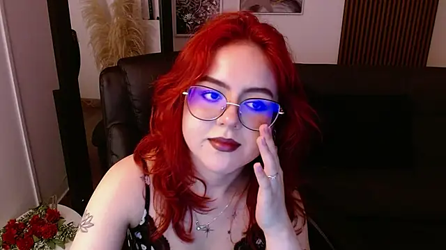 Snapshot of crimson_tati_ chatting on March 12, 7:35 am crimson tati  online show from March 12, 7:35 am