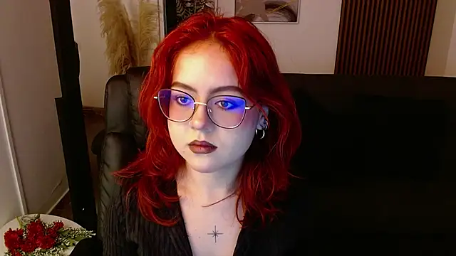 Snapshot of crimson_tati_ chatting on March 13, 4:05 am crimson tati  online show from March 13, 4:05 am