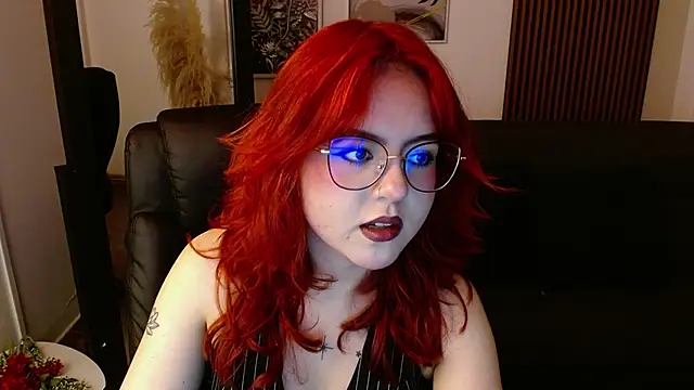 Snapshot of crimson_tati_ chatting on March 14, 4:32 am crimson tati  online show from March 14, 4:32 am