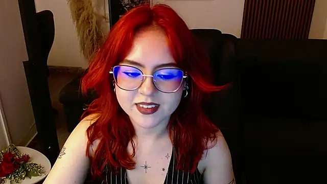 Snapshot of crimson_tati_ chatting on March 14, 7:37 am crimson tati  online show from March 14, 7:37 am