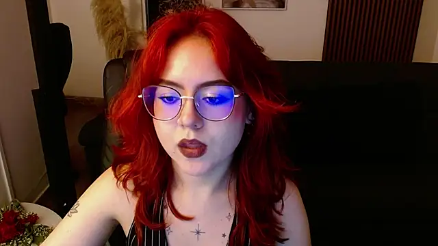 Snapshot of crimson_tati_ chatting on March 14, 10:39 am crimson tati  online show from March 14, 10:39 am