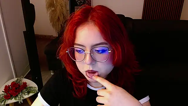 Snapshot of crimson_tati_ chatting on March 18, 4:04 am crimson tati  online show from March 18, 4:04 am