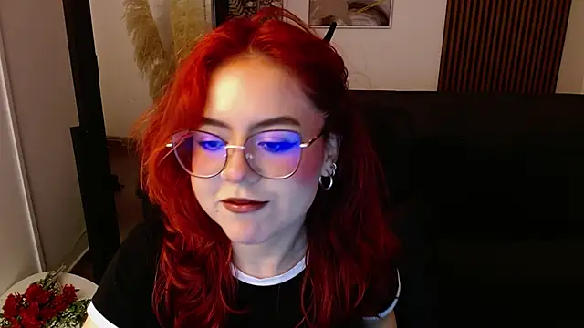 Snapshot of crimson_tati_ chatting on March 18, 7:08 am crimson tati  online show from March 18, 7:08 am