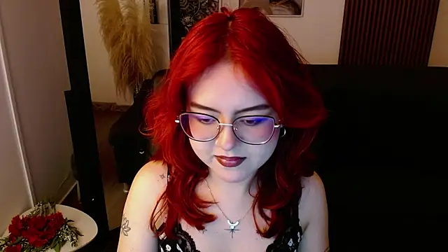 Snapshot of crimson_tati_ chatting on March 21, 5:11 am crimson tati  online show from March 21, 5:11 am