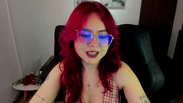 Snapshot of crimson_tati_ chatting on September 9, 4:56 am crimson tati  online show from September 9, 4:56 am