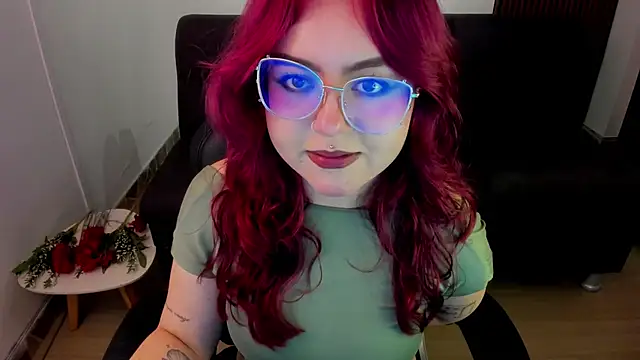 Snapshot of crimson_tati_ chatting on September 13, 6:35 am crimson tati  online show from September 13, 6:35 am
