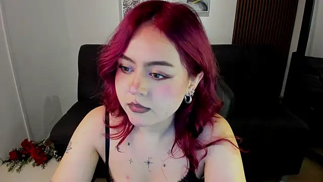 Snapshot of crimson_tati_ chatting on September 18, 3:41 am crimson tati  online show from September 18, 3:41 am