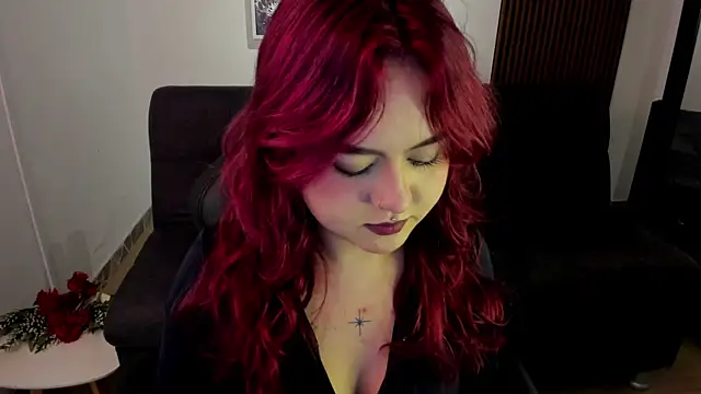 Snapshot of crimson_tati_ chatting on September 19, 4:03 am crimson tati  online show from September 19, 4:03 am