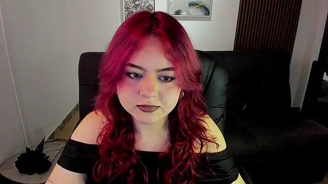Snapshot of crimson_tati_ chatting on September 25, 4:27 am crimson tati  online show from September 25, 4:27 am
