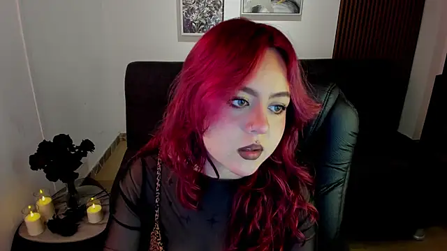 Snapshot of crimson_tati_ chatting on September 28, 4:29 am crimson tati  online show from September 28, 4:29 am