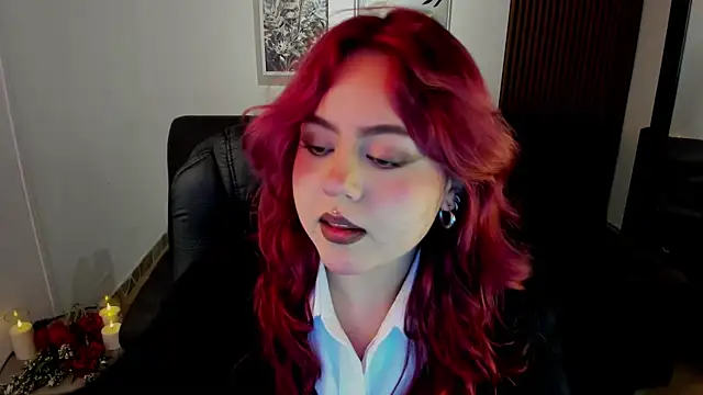 Snapshot of crimson_tati_ chatting on September 30, 3:33 am crimson tati  online show from September 30, 3:33 am