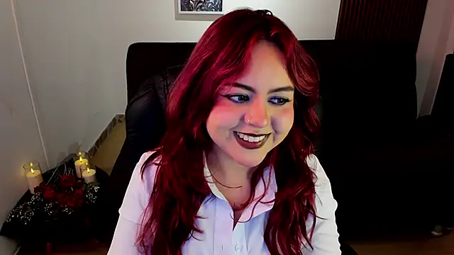 Snapshot of crimson_tati_ chatting on October 10, 4:22 am crimson tati  online show from October 10, 4:22 am