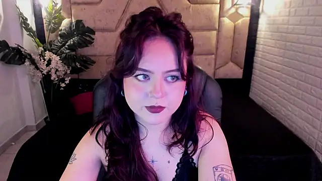 crimson tati  online show from April 22, 6:16 am