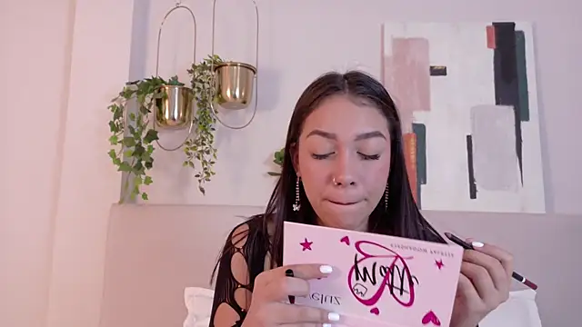 MiaOconner online show from January 7, 1:03 pm