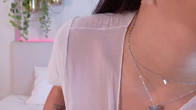 MiaOconner online show from January 8, 1:09 pm