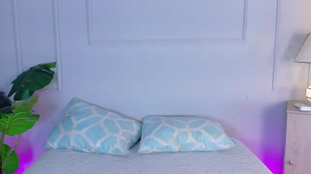 MiaOconner online show from September 10, 7:47 pm