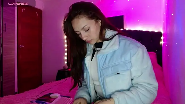 holy juli online show from March 9, 3:22 am