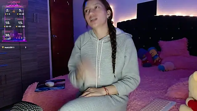 holy juli online show from March 15, 6:47 am