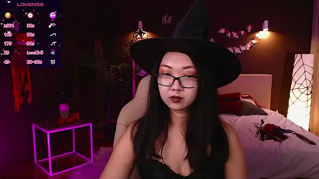 Snapshot of Marine_Vact chatting on October 31, 2:07 pm Marine Vact online show from October 31, 2:07 pm