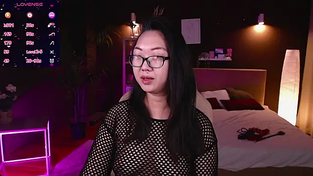 Snapshot of Marine_Vact chatting on November 5, 2:06 pm Marine Vact online show from November 5, 2:06 pm