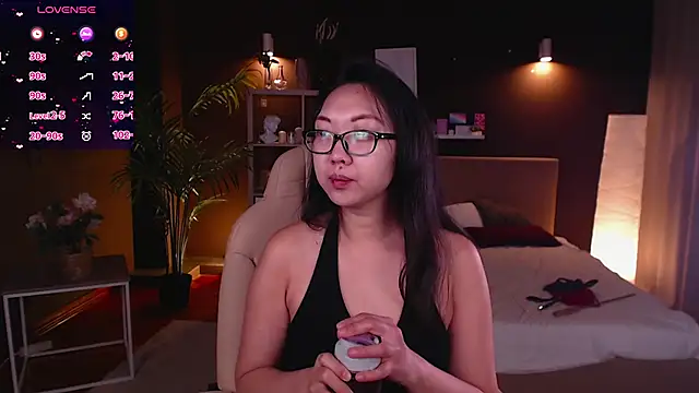 Snapshot of Marine_Vact chatting on November 7, 2:06 pm Marine Vact online show from November 7, 2:06 pm