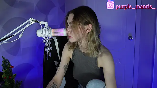 Snapshot of sayonara_6 chatting on December 13, 6:27 pm sayonara 6 online show from December 13, 6:27 pm