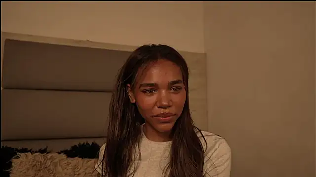 Lily Miiller online show from April 19, 9:28 pm