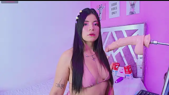 Snapshot of grace-3 chatting on January 22, 3:09 am grace-3 online show from January 22, 3:09 am