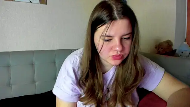 Adeellia online show from December 4, 12:08 am