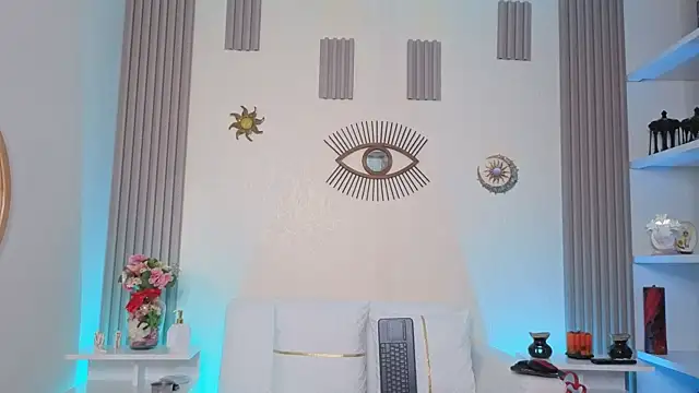 Snapshot of EMILY_ROUSSE71 chatting on June 21, 8:11 pm EMILY ROUSSE71 online show from June 21, 8:11 pm