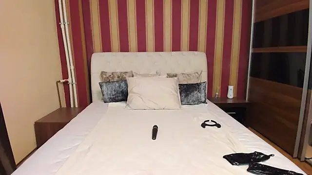 AshPage online show from September 20, 8:21 pm