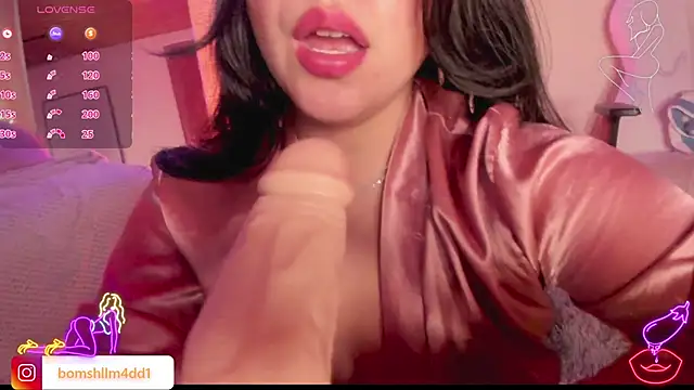 Snapshot of sunshine_maddy chatting on January 17, 4:06 am sunshine maddy online show from January 17, 4:06 am