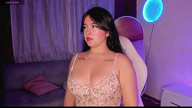 Snapshot of sunshine_maddy chatting on January 25, 1:10 am sunshine maddy online show from January 25, 1:10 am