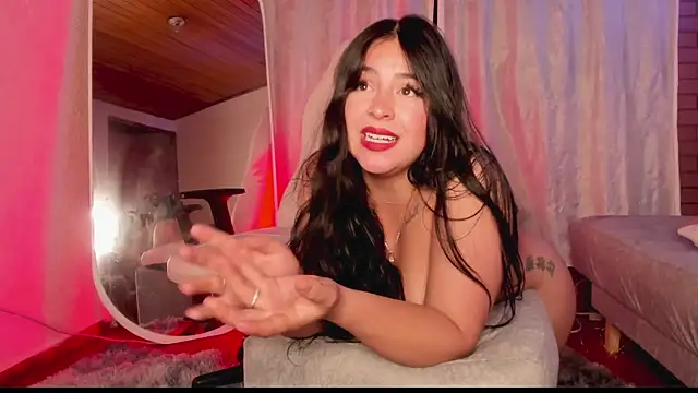 Snapshot of sunshine_maddy chatting on January 28, 5:32 am sunshine maddy online show from January 28, 5:32 am